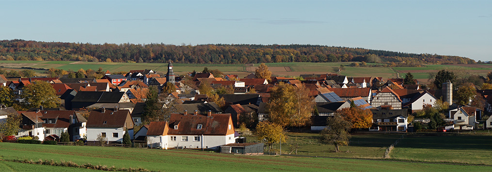 Panorama von Betziesdorf im Herbst